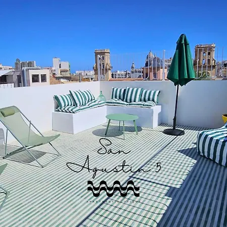 Penthouse With Breathtaking Views Of Heart Of Apartment