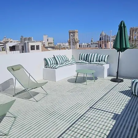 Penthouse With Breathtaking Views Of Heart Of Alicante