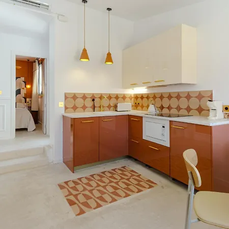 Penthouse With Breathtaking Views Of Heart Of Apartment *